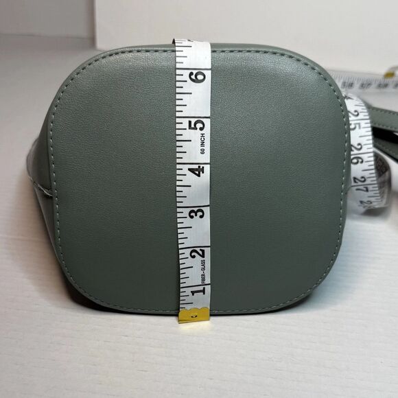 A New Day Spring Green Faux Leather 10” Multi Pocket Strapped Bucket Purse NWOT - Picture 15 of 15